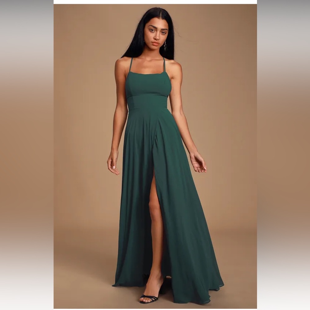 Brand new (never worn) dress from LuLus. Size medium. Emerald green color.